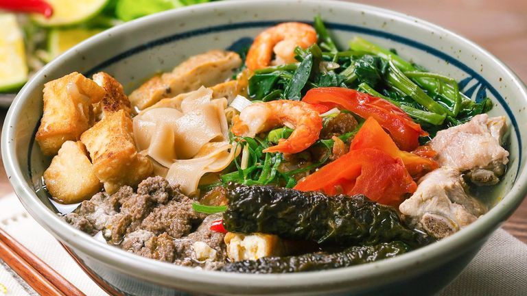 Ra Lò: Ở nhà nấu bánh đa cua như một người Hải Phòng chính hiệu