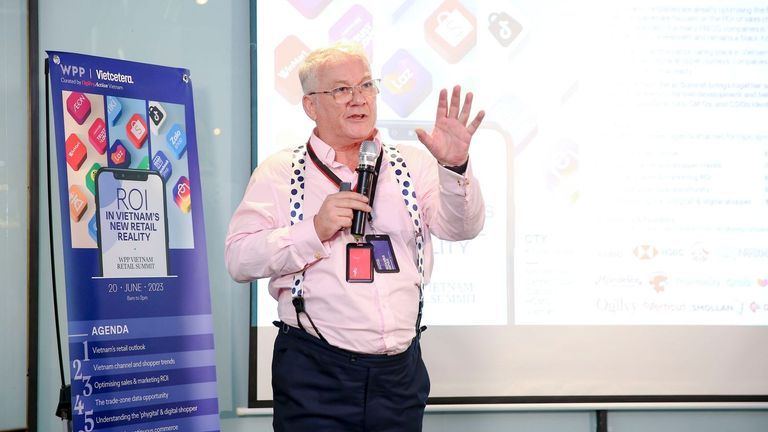 Soames Hines, CEO of Ogilvy Vietnam, welcomed participants of the inaugural WPP Vietnam Retail Summit. | Source: Bobby Vu for Vietcetera