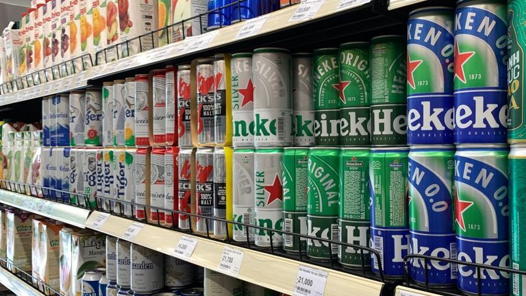Heineken beer displayed on store shelves. | Source: Vietcetera