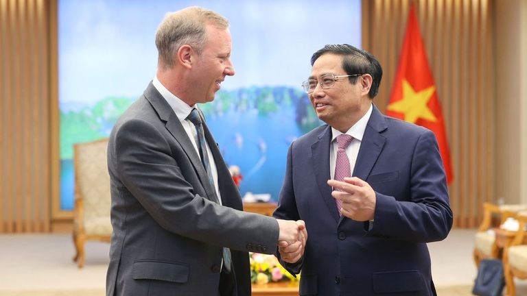 ietnamese Prime Minister Pham Minh Chinh expressed his high regard for Ambassador Gareth Ward’s positive contributions during his term in Vietnam. | Source: British Embassy Hanoi