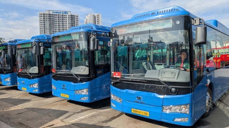 Ho Chi Minh City will make buses free for everyone. | Source: Lao Dong