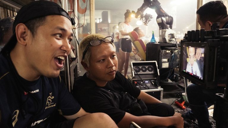 Trò chuyện với bộ đôi đạo diễn “Pho Real”: Quay MV mà như đưa bạn đi chơi Sài Gòn
