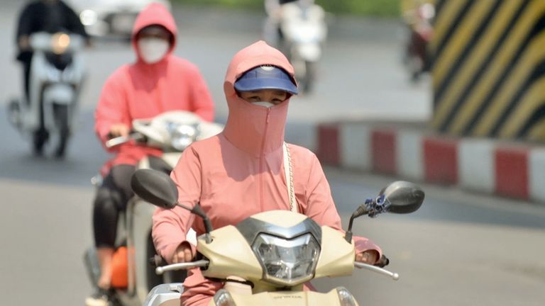 Hanoi and Ho Chi Minh City are among the world's 50 cities facing the highest heat risk. Source: Thanh Nien