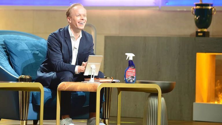 Swedish entrepreneur Erik Jonsson on Shark Tank Vietnam.