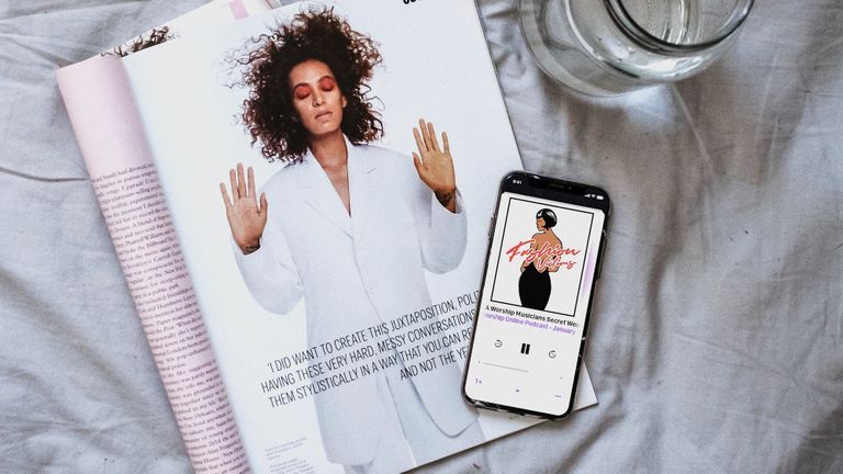 Ngồi nghe chuyện thời trang với 7 kênh podcast sau