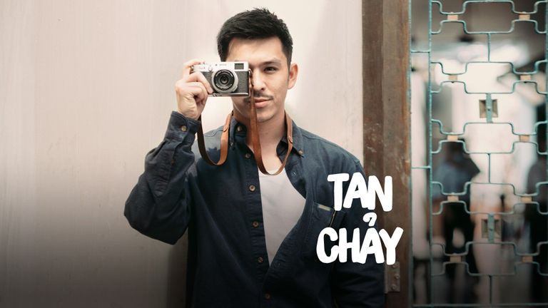 "Lần đầu tiên, trong đầu anh vang lên tiếng nói..."