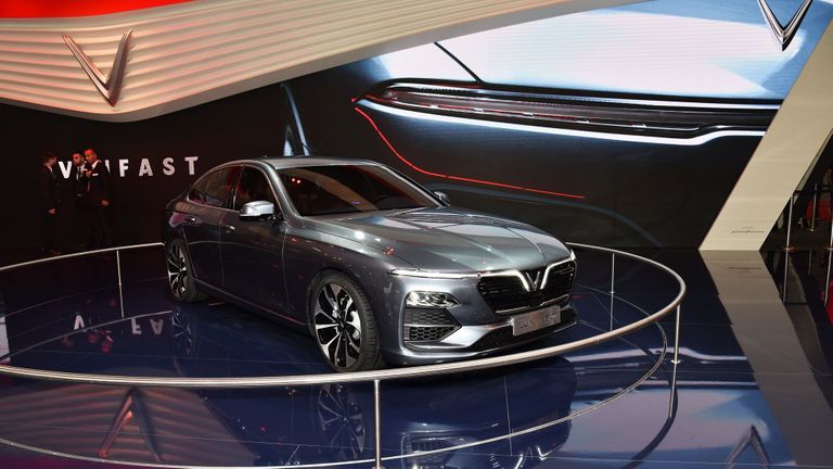 Vingroup Hits The Brakes On Electronics Production To Focus On EVs