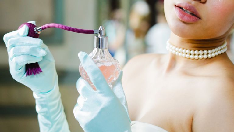 Nước hoa có thể khơi gợi cảm hứng tình dục? | Nguồn: Cottonbro