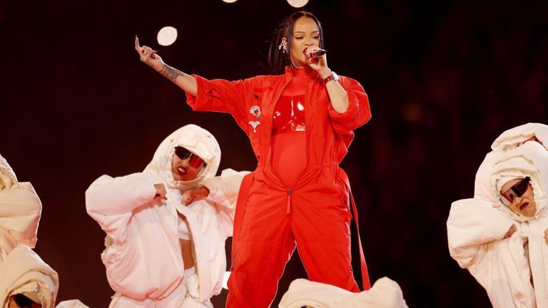 Những nụ cười sau màn trình diễn tại Super Bowl của Rihanna | Nguồn: NFL