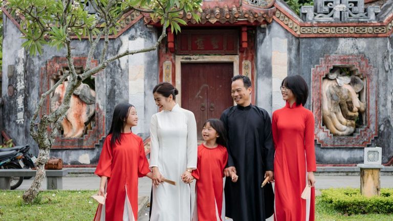 Vietnam considers giving cash incentives for families with two daughters. | Source: Võ Văn Tiến/Pexels