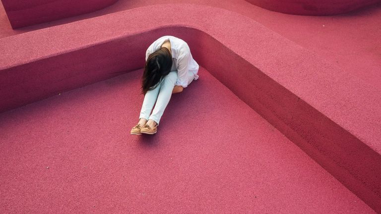 Vì sao bạn luôn phủ định chính mình và làm thể nào để ngừng lại?