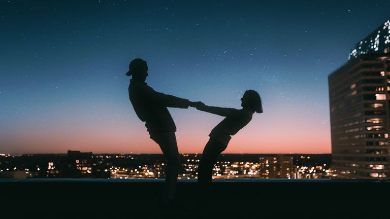 Nguồn: Josh Hild @ Unsplash