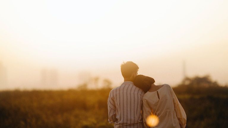 3 Sự thật tàn nhẫn về tình yêu bởi Mark Manson. |Nguồn: Văn Thắng/Pexels