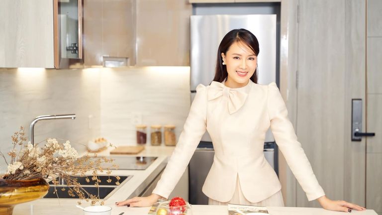 Hồng Diễm hứng thú với những tiện ích mà dự án Masteri West Heights mang lại. | Nguồn: Masteri West Heights