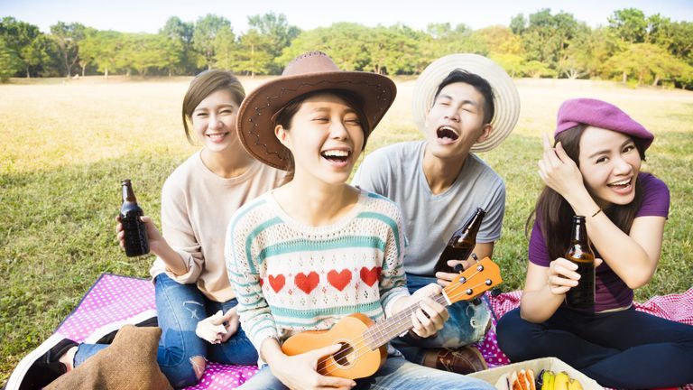 Vì sao chúng ta chỉ có thể duy trì 150 mối quan hệ trong đời?