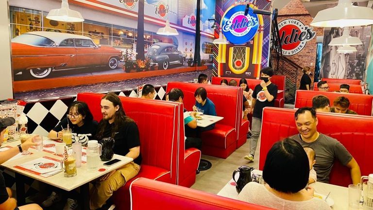 Vietnamese are becoming very curious about international cuisines. | Source: Facebook / Eddie's- New York Deli and Diner