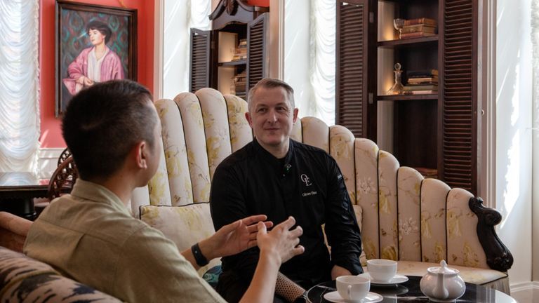 Olivier Elzer talks with Hao Tran, Vietcetera's CEO| Source: Monika Nguyen.