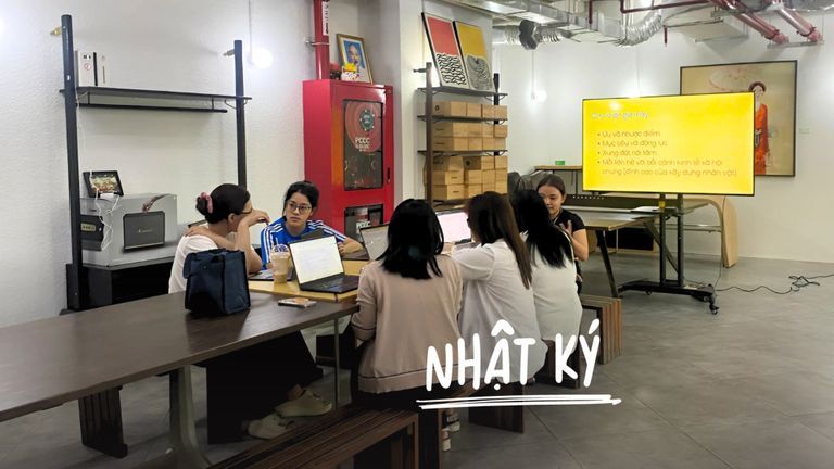Lớp phụ đạo viết mỗi thứ 4 hàng tuần. | Nguồn: NVCC