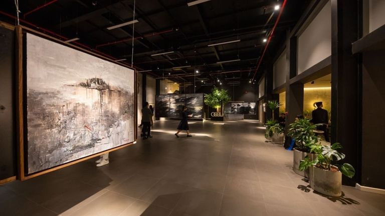 Capturing The Movements Of The Heart: The ‘In Motion’ Exhibition By Hồ Viết Vinh