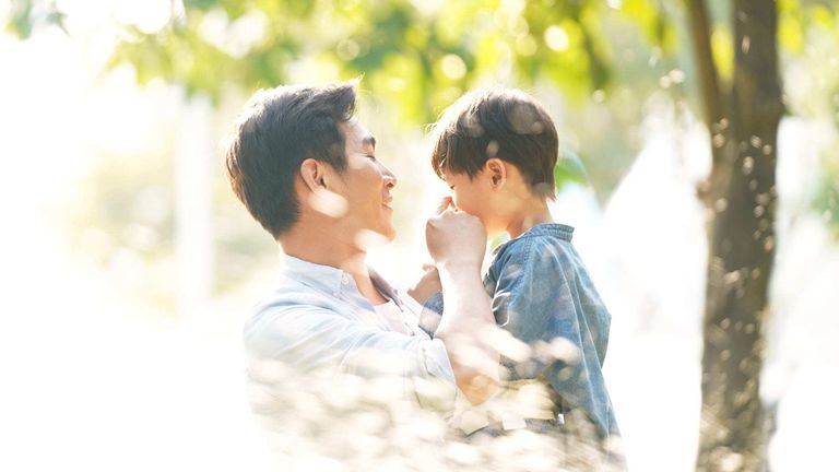 'Vừa yêu vừa ghét' cha mẹ liệu có phải là một điều khó chấp nhận?