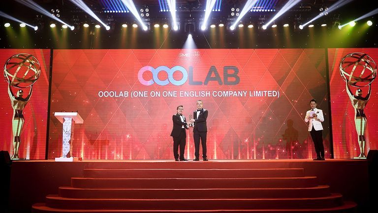 OOOLAB was honored at SME100®Awards for being one of the fastest growing companies in Vietnam and Southeast Asia. | Source: OOOLAB