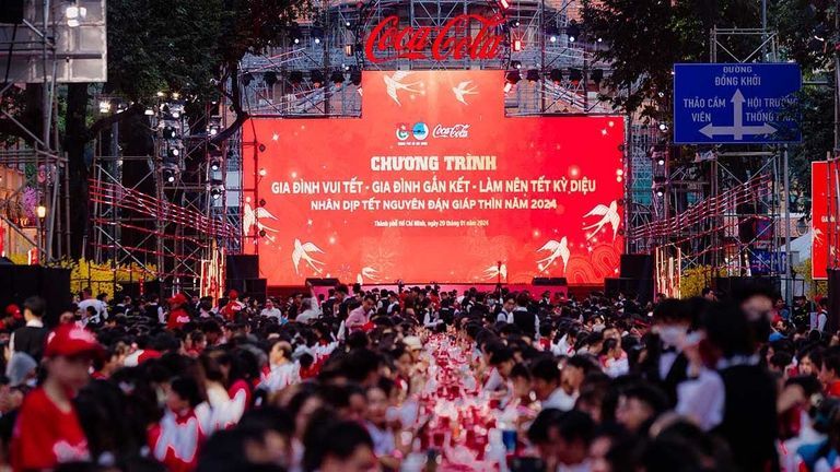 Coca-Cola sum họp 1.000 gia đình Việt đón Tết
