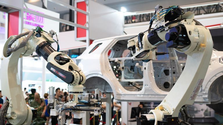 VinFast, Foxconn In Talks Over Partnership On Electric Vehicle Production