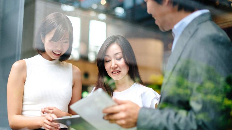 Là người hướng ngoại không đồng nghĩa giỏi networking. Đây là lí do