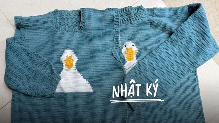 Món quà này tớ tự tay móc cho cậu, định bụng chờ một dịp thích hợp để tặng. Tiếc là chưa kịp gửi đi thì chúng mình đã chẳng còn nói chuyện với nhau nữa rồi... | Nguồn: NVCC