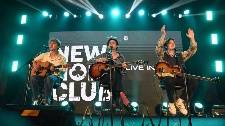 George Smith, Blake Richardson, and Reece Bibby of New Hope Club. | Source: Universal Music Vietnam