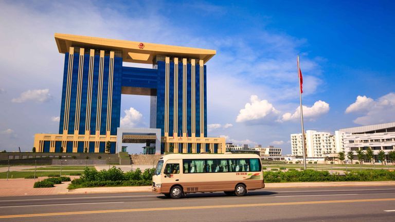 Even though Bình Dương had only 6.3% of households having permanent houses, the province had no less temporary and simple houses. | Source: Shutterstock