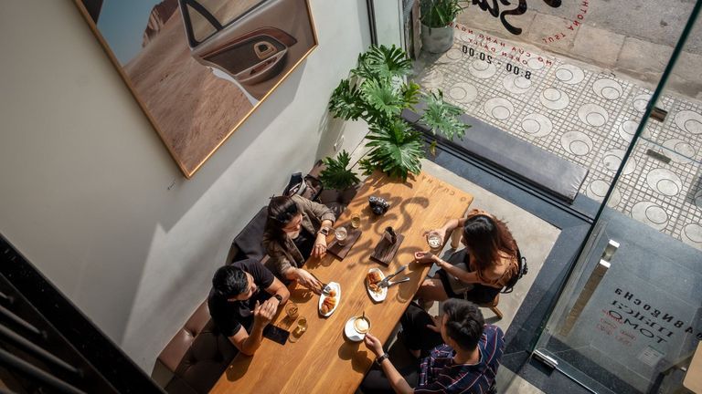 Sóng Sánh Café: Nơi cà phê giao nhau với nghệ thuật