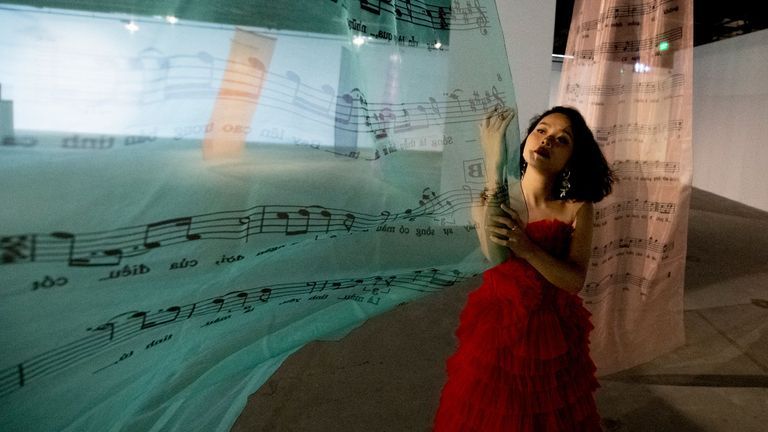 Singer Hoàng Quyên at Quyên Gallery | : Dai Ngo