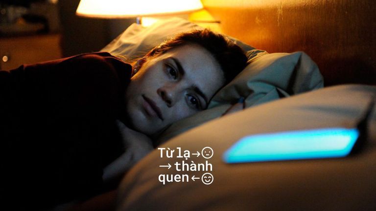 Tập phim Be Right Back (Black Mirror) nói về cách công nghệ "thay thế" người đã khuất | Nguồn: Black Mirorror