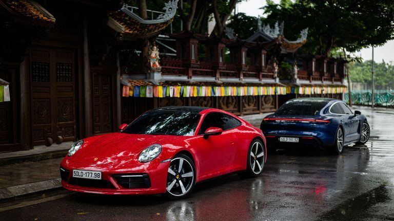 The outing of Porsche 911 and Taycan in Ha Noi. | Source: Porsche Vietnam