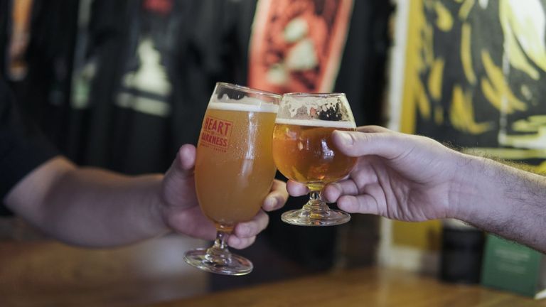 Craft Beer 101: A Five-Step Guide To Drinking Craft Beer