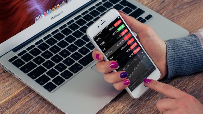 Tập tành đầu tư chứng khoán dễ dàng với 4 tips này