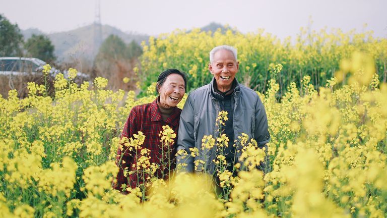 Về quê biết nói chuyện gì với ông bà?
