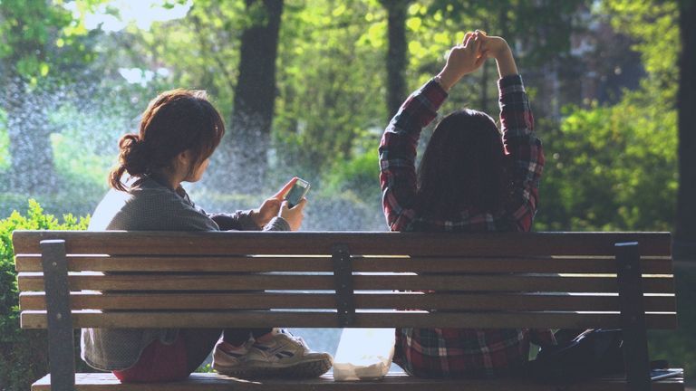 Tại sao nhờ vả là một cách kết bạn hiệu quả?