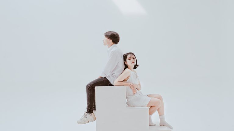 Ta thường dễ tâm sự chuyện thầm kín với người lạ, tại sao?