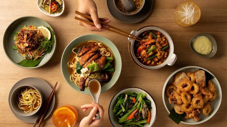 Thưởng thức bữa ăn Việt tinh tế tại 8 nhà hàng ở Hà Nội