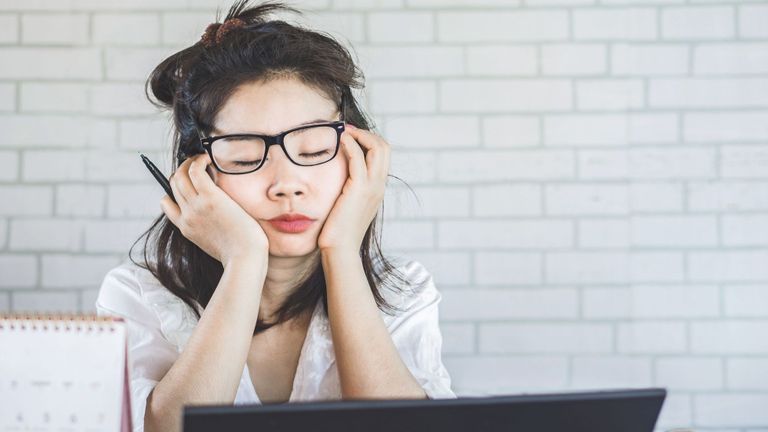 #WFHTips: Burnout khi làm việc tại nhà, bạn đã biết cách giải quyết?