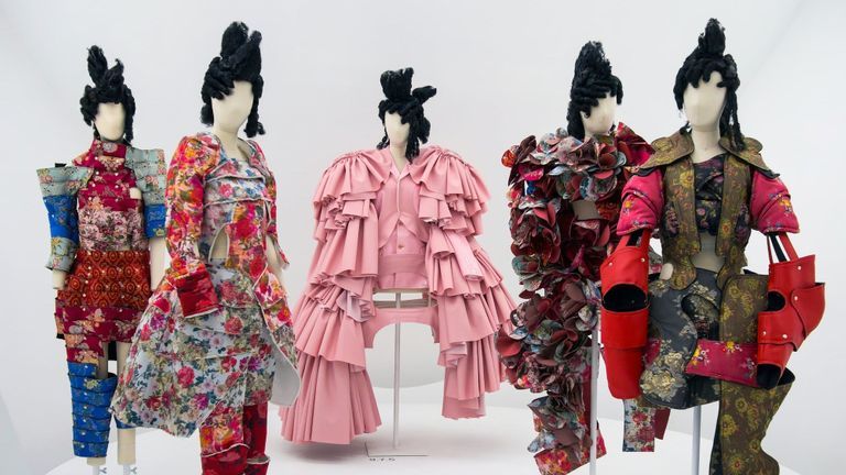 Kho lưu trữ Common des Garçons của nhà thiết kế Rei Kawakubo tại Bảo tàng Mỹ thuật Metropolitan, New York.